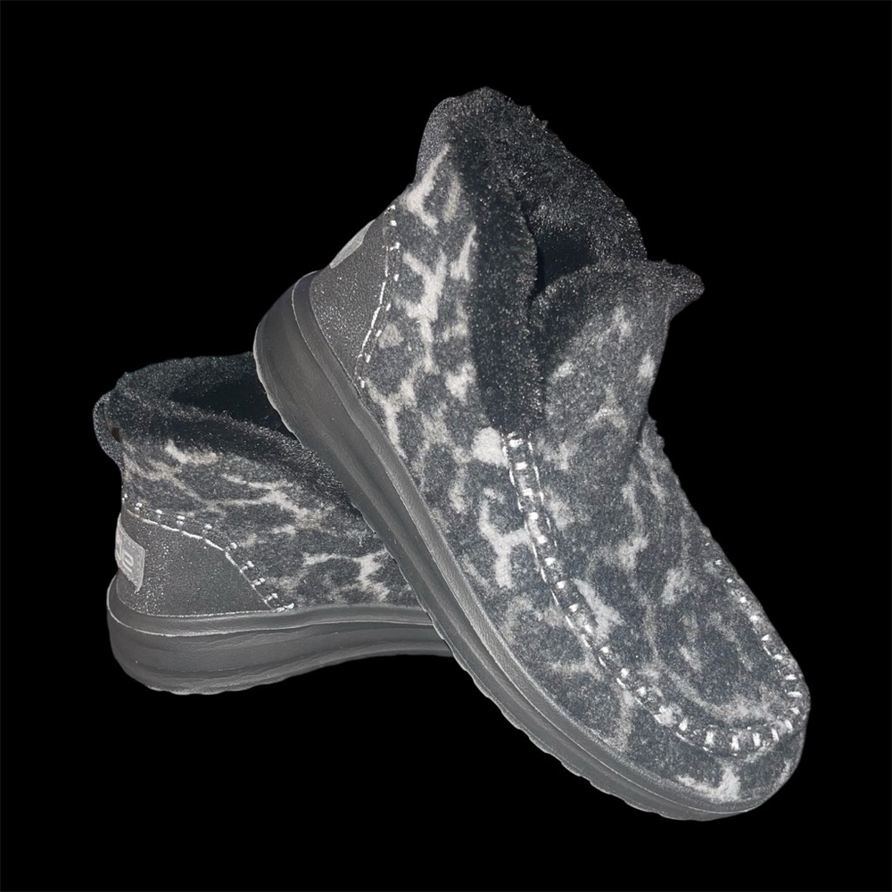Hey Dude Denny Ankle Boots Womens Size 6 Marble Grey Leopard Print Faux Fur Shoe - Picture 4 of 9